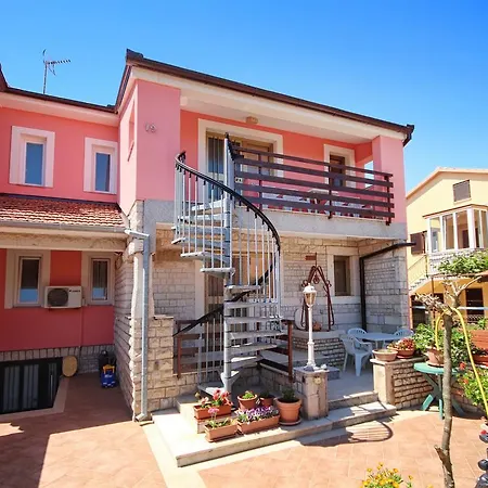 Apartment Ondina 1 *